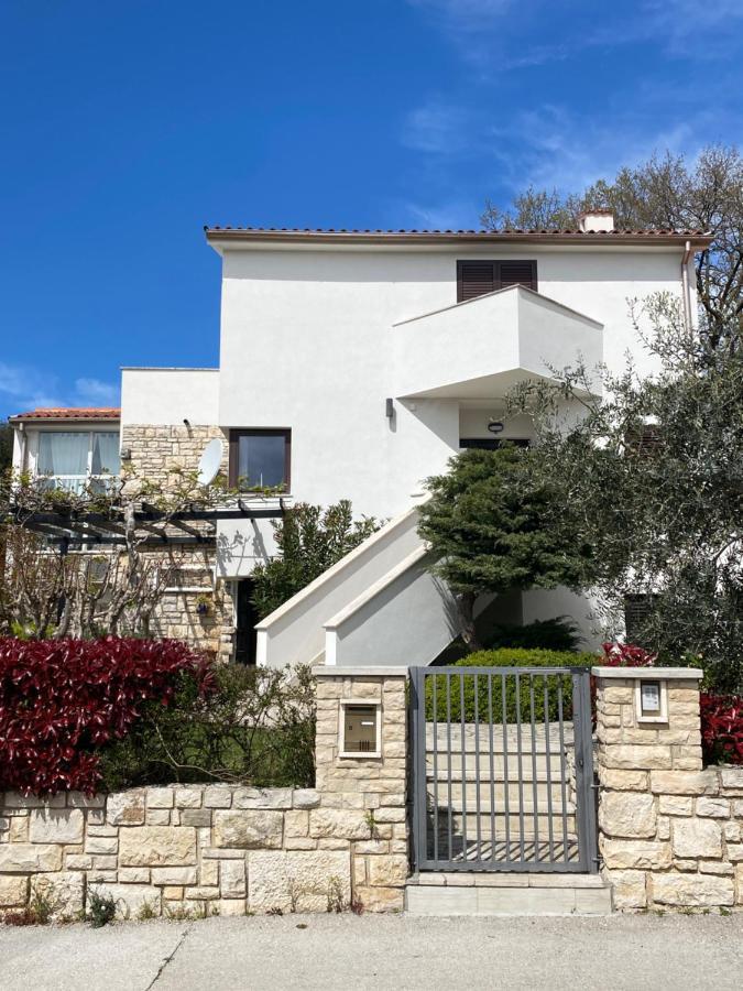 Lodra Apartament Pula