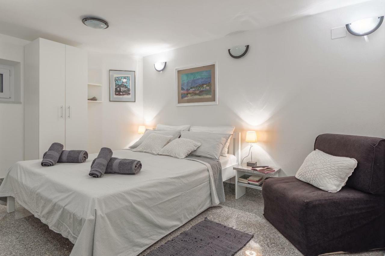 Apartament Lodra *